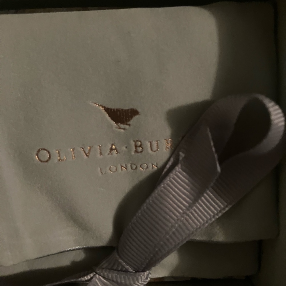 Olivia Burton Jewelry bee 🐝  pearl earrings new in box with Ribbon
